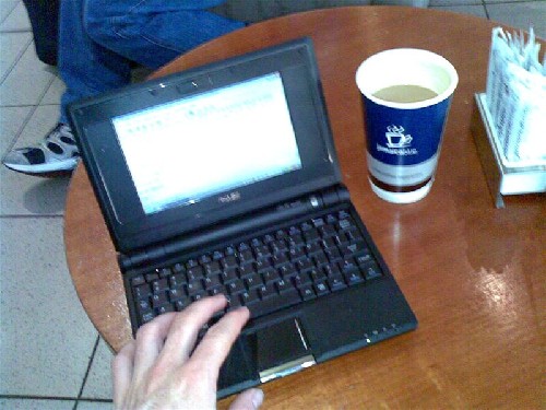 Typing this update at the airport on my ASUS Eee PC laptop - Click for full-size.