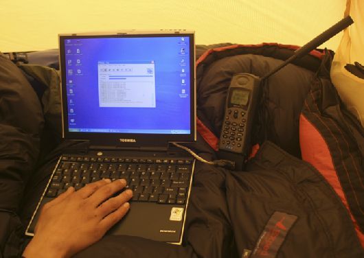 GMN software working its magic as we send emails to the 'real world' - Victoria Island 2005